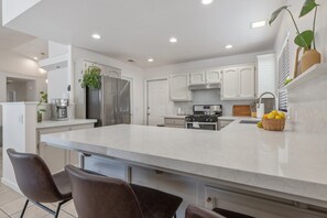 Four, plaque de cuisson, lave-vaisselle