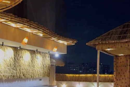 3 Bhk Penthouse|Jacuzzi | Pool Table|The Opulence