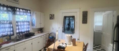 Micro-ondes, four, plaque de cuisson