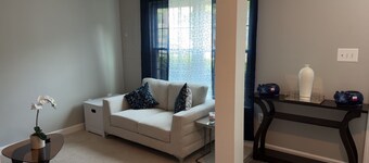 Cozy 3-bedroom townhome in tranquil Waldorf. Your HOME away from HOME