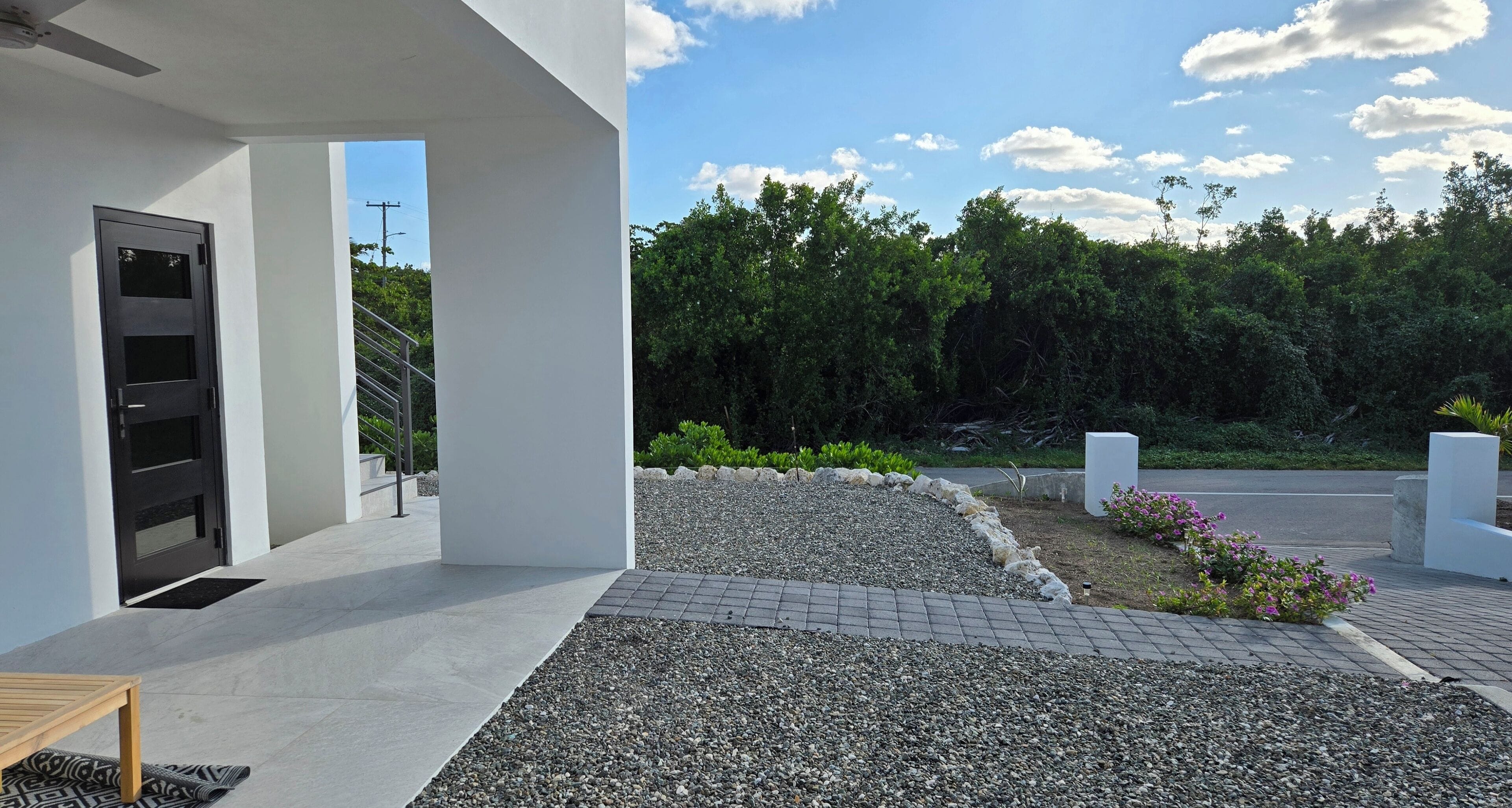 المنطقة المحيطة بالمنشأة