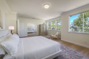 5 عدّة غرف نوم ومكواة/لوح كي وواي فاي وملاءات أسرّة