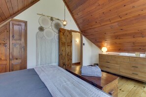 4 Schlafzimmer, Schreibtisch, Bügeleisen/Bügelbrett, Reisekinderbett