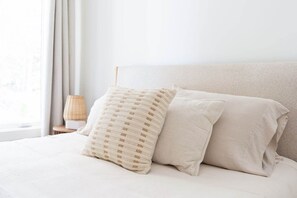 2 bedrooms, travel crib, free WiFi, bed sheets