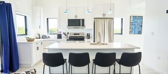 Sail Away - Charming apartment with AC in Old Man Bay