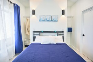 1 slaapkamer, een strijkplank/strijkijzer, wifi, beddengoed