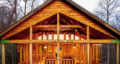 Unbelievable Glass Wall Views, Hot Tub, Pool Table, Game Room, Resort Access