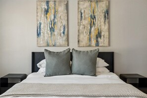 4 soverom, strykejern/-brett, reiseseng for barn og wi-fi (inkludert)