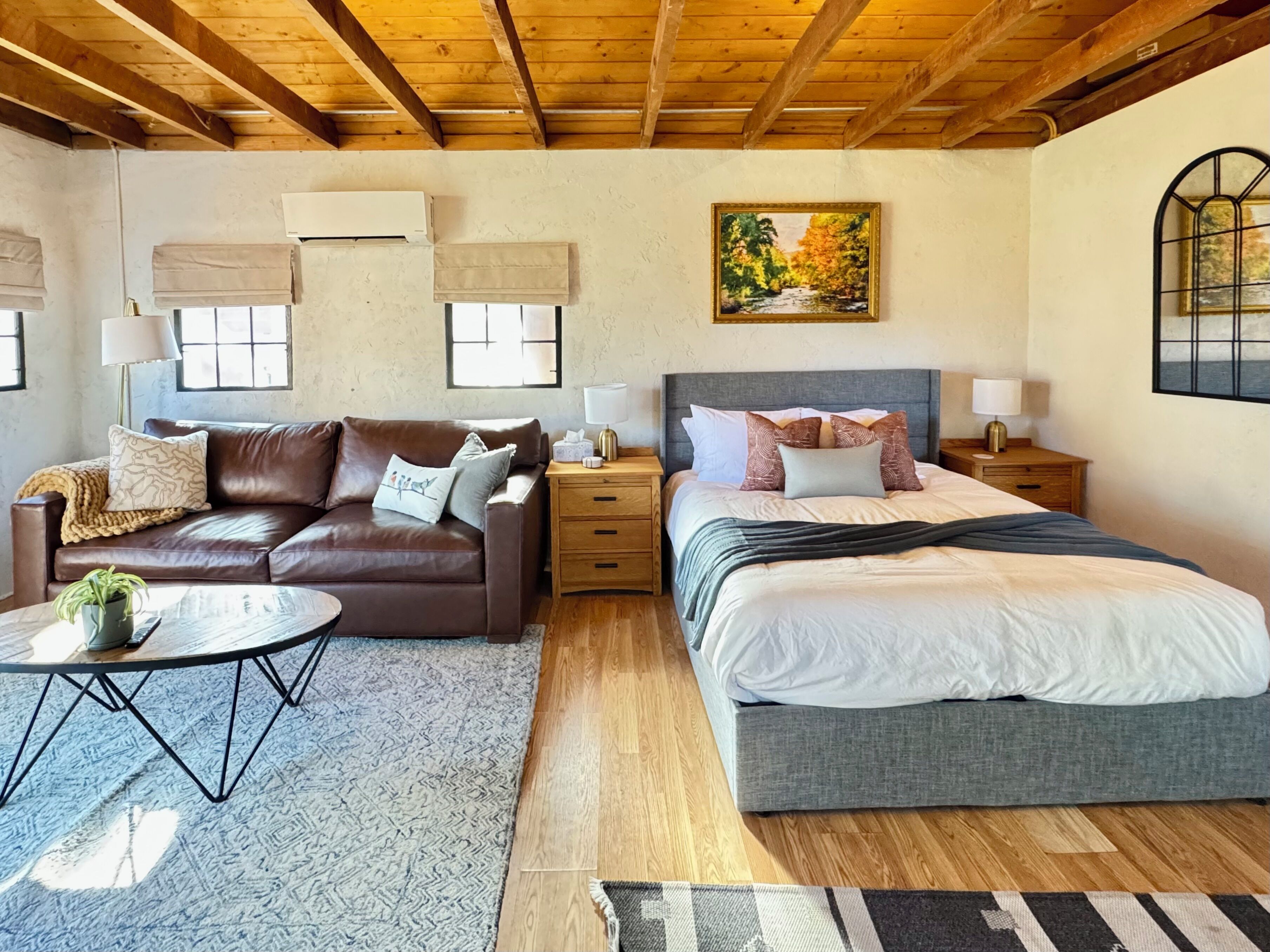 Iron/ironing board, travel cot, free WiFi, bed sheets