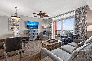 TV - Myrtle Beach Oceanfront Calm in Spring Grand Atlantic 1504 (Myrtle Beach)