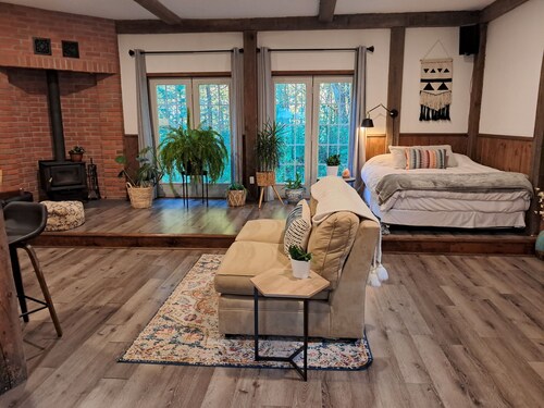 Forest Nature Retreat with Woodstove and near Durham trails and Thermea Spa