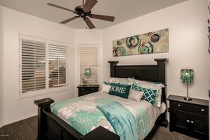 3 habitaciones, escritorio, tabla de planchar con plancha y wifi gratis 