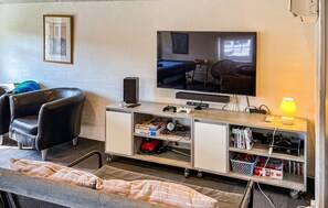 Télévision, cheminée