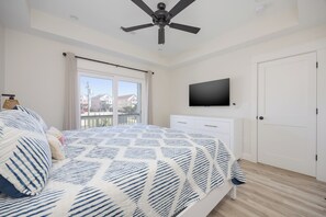2 bedrooms, free WiFi, bed sheets - 5322- Surf-n-Sunrise, Enjoy ocean views at Surf-n-Sunrise, a cozy 2BR condo in Kill Devil Hills. (Kill Devil Hills)