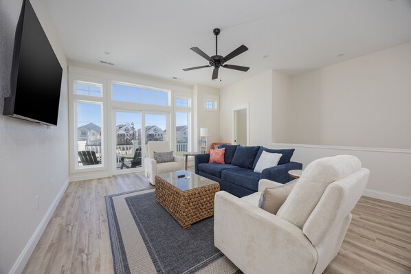 Televisión, libros y estéreo 