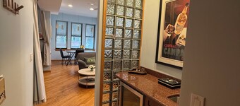 Stylish Chicago 1.5BR, 1 Bath + Sleeper Sofa Condo