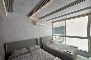 4 bedrooms, iron/ironing board, internet, bed sheets - 3B - Simply Fabulous (Panama)