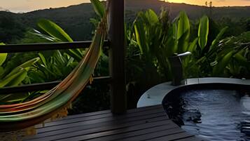 Suite | Outdoor spa tub