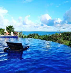 Outdoor pool, open 8:00 AM to 6:00 PM, pool umbrellas, sun loungers - Villas do Pratagy (Maceió)