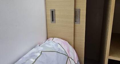 Cozy Private Room D at 3Z Transient House