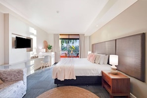 Desk, iron/ironing board, travel cot, WiFi