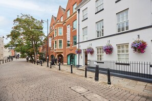 2 bedrooms - Host Stay Thames Apartment (Windsor)