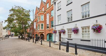 Host Stay Thames Apartment