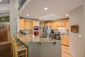 Micro-ondas, fogão, cooktop, lava-louças