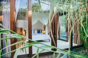 Room - Ruby Romance Oceanside Villa (Bali)