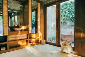 Bathroom - Ruby Romance Oceanside Villa (Bali)