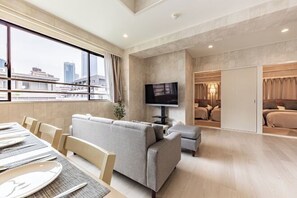 Interior - Azabukumai building (Tokyo)