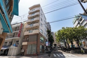 Exterior - Azabukumai building (Tokyo)