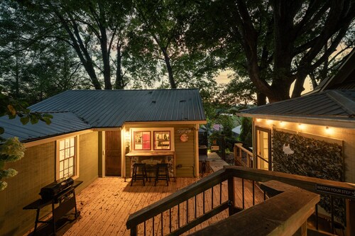 STEPS FROM MAIN STREET! 2 BR 1 Bath bungalow + 1 BR 1 Bath Studio-HotTub-Firepit