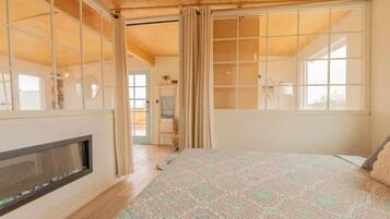 1 bedroom, internet, bed sheets
