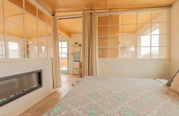 1 bedroom, internet, bed sheets