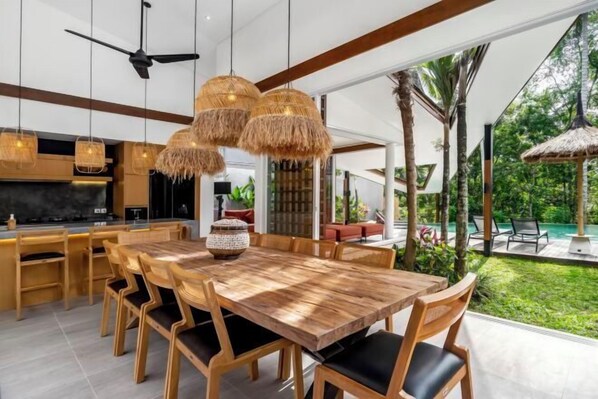 Outdoor dining