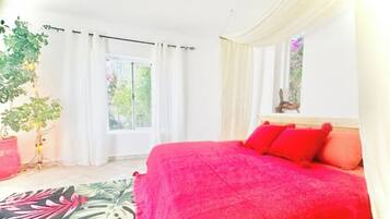 3 quartos, ferros/tábuas de passar roupa, Wi-Fi, roupa de cama