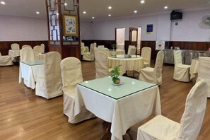 Unclassified image, 2 of 16, button - Chung Hsin Hotel (Phnom Penh)