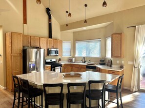 Refrigerador, microondas, horno, placa de cocina