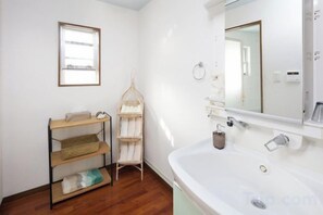 Unclassified image, 5 of 136, button - Ocean Therapy House (Onna)