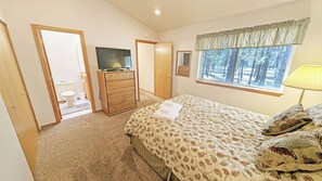 4 bedrooms, iron/ironing board, internet