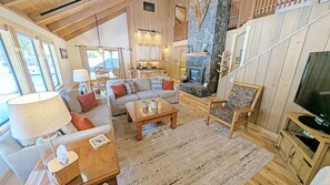 TV, fireplace, books - Pine Needle 2 - A/C, Hot Tub, SHARC (Sunriver)