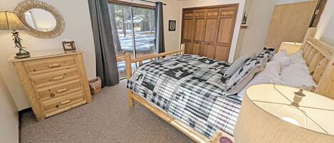 4 habitaciones, tabla de planchar con plancha, wifi y ropa de cama