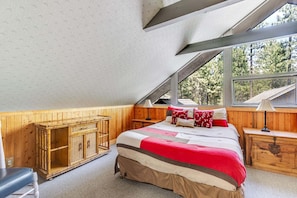 6 bedrooms, desk, iron/ironing board, WiFi