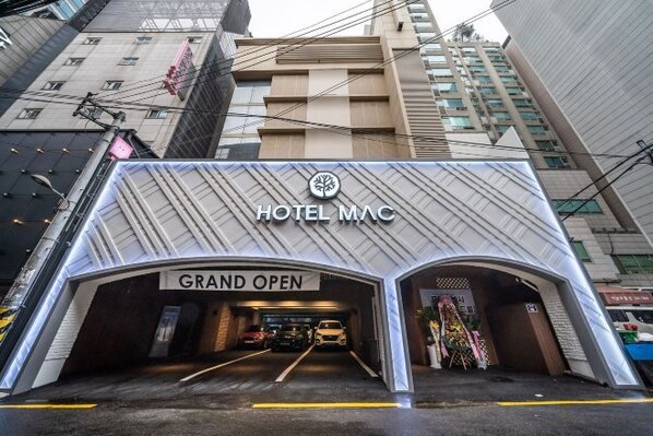 Unclassified image, 1 of 7, button - Mac Hotel (Seoul)