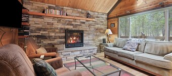 Pole House 10 - Updated Cabin, SHARC, Hot Tub