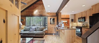 Pole House 10 - Updated Cabin, SHARC, Hot Tub