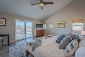 Hus - 1 kingsize-seng med sovesofa - køkken - udsigt til have (Mission Vineyard Barn) | 1 soveværelse, individuelt design, individuel indretning, sengetøj