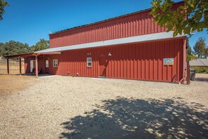Exterior - Mission Vineyard Barn (Paso Robles)
