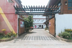 Unclassified image, 4 of 12, button - RedDoorz @ Joels Apartelle (Binan)
